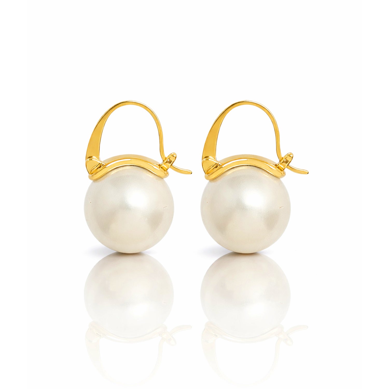 Premium quality pearl drop gold plated earrings by Sorele