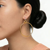 Sleek Gold Earring