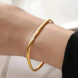 Lumière Solitaire Bangle