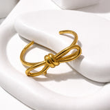 Golden Whisper Knot